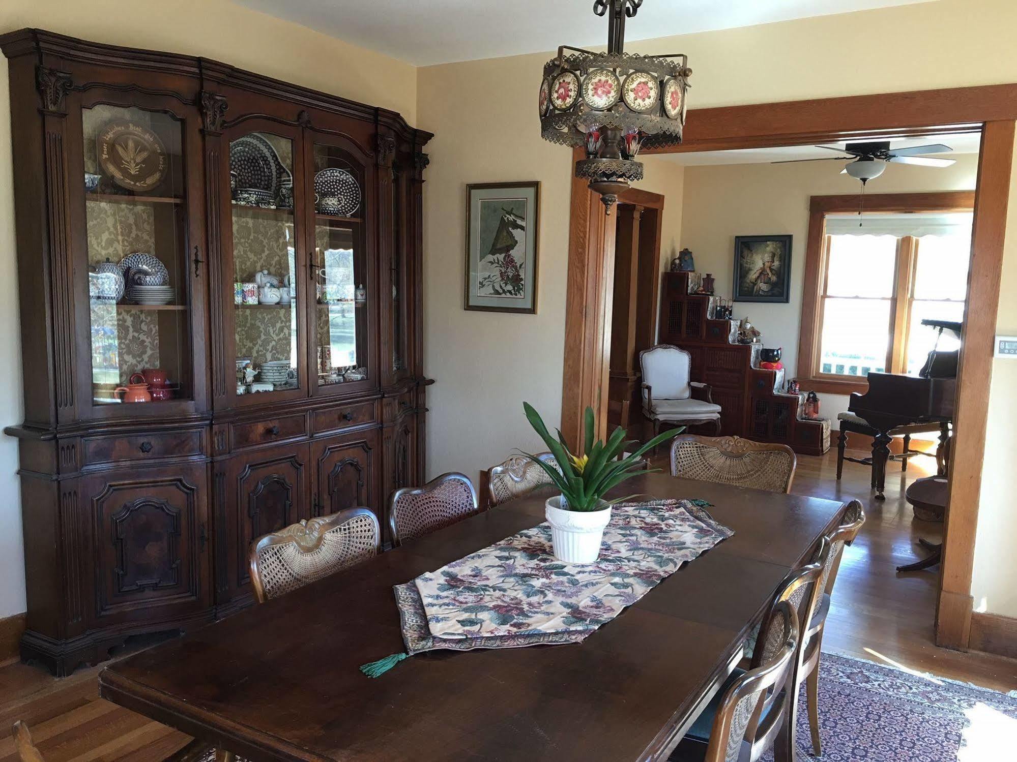 Attwood House Bed And Breakfast Near Manhattan, Ks Randolph Exteriör bild